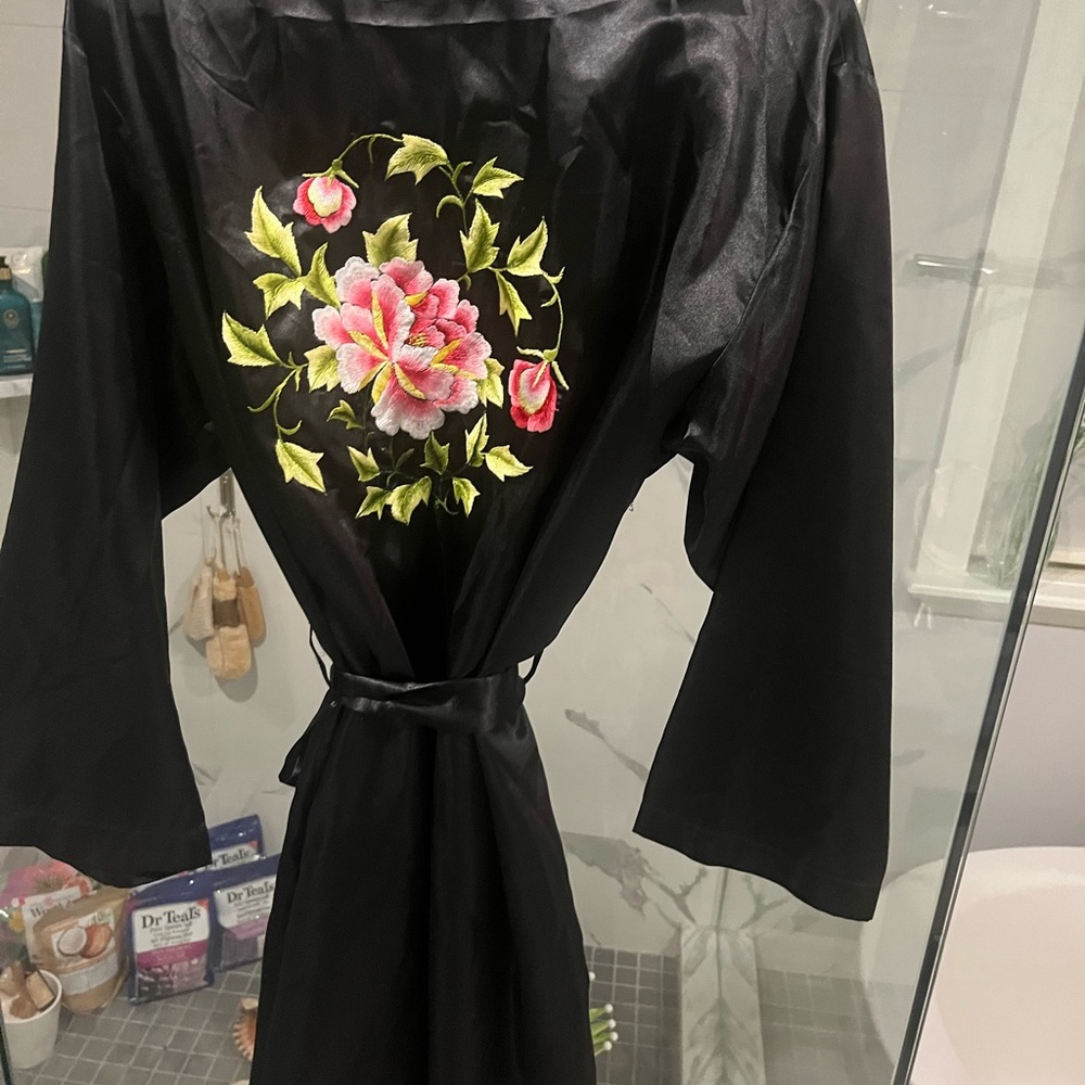 Vanity Fair Black Robe with Floral Embroidery